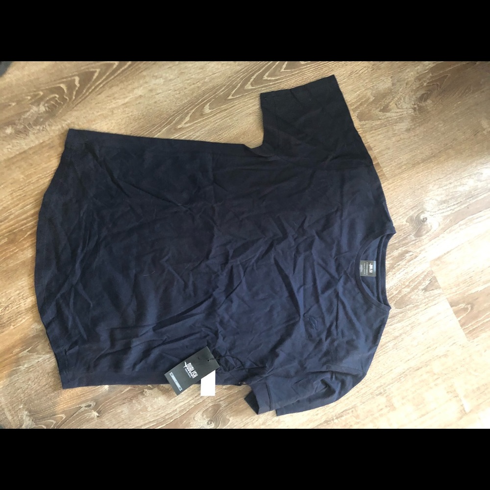 Publish navy t shirt